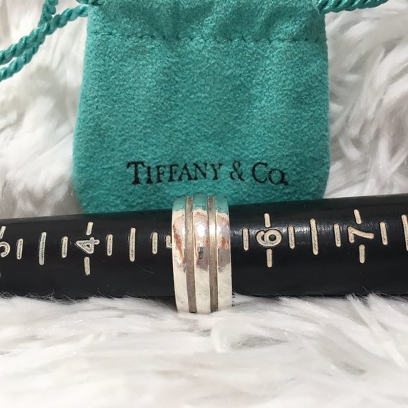 Retired Tiffany & Co. Atlas Ring - Size 5.5 - Picture 6 of 6